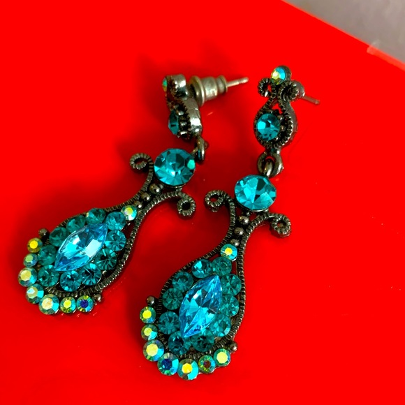 Earrings-gorgeous turquoise crystal stone earrings from Europe - Picture 2 of 3